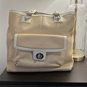 Beautiful and authentic Coach purse